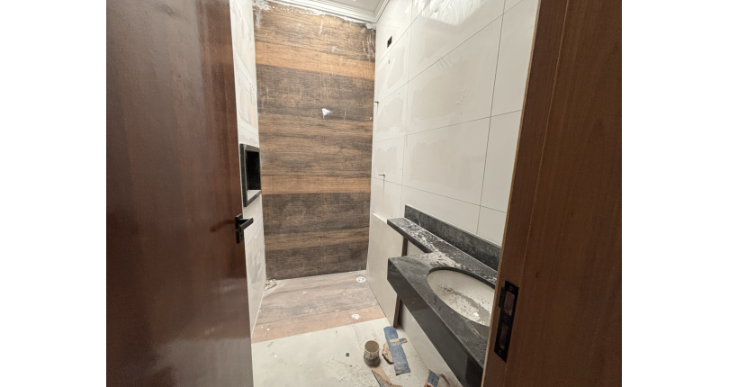 Sobrado em construção novo à venda no Bairro da Vila Perus na Rua Roque Callage 274