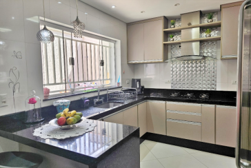 Sobrado à venda no Bairro do Jardim Felicidade (Zona Oeste) na Rua Rosálio José da Conceição 