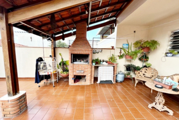 Casa assobradada à venda no Bairro da Vila Pereira Barreto na Rua Coronel Gordinho Filho