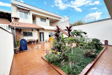 Casa assobradada à venda no Bairro da Vila Pereira Barreto na Rua Coronel Gordinho Filho