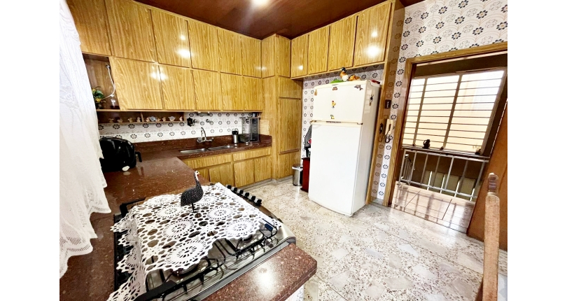 Casa assobradada à venda no Bairro da Vila Pereira Barreto na Rua Coronel Gordinho Filho