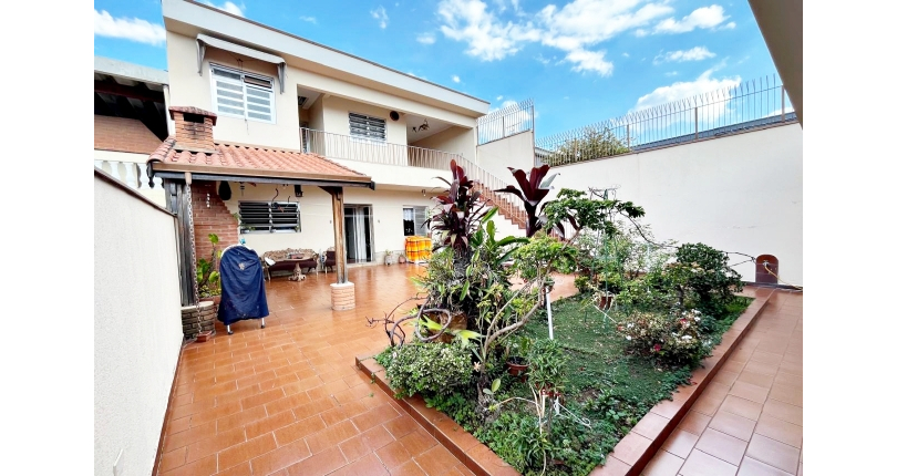 Casa assobradada à venda no Bairro da Vila Pereira Barreto na Rua Coronel Gordinho Filho