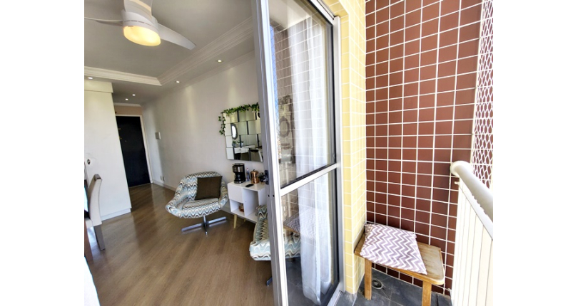 Apartamento à venda no Bairro do Parque Maria Domitila na Rua Willis Roberto Banks 401,  no Condomínio Side Park