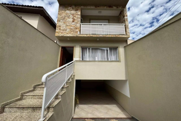 Sobrado à venda no Bairro do Parque São Domingos na Rua Luís Filgueira Souto