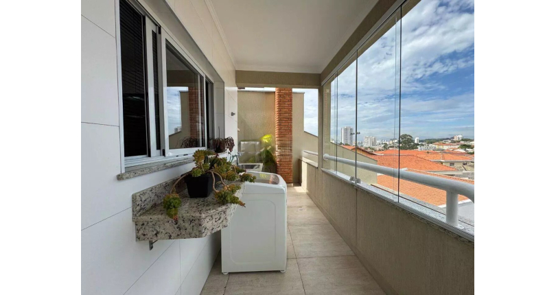 Sobrado à venda no Bairro do Parque São Domingos na Rua Luís Filgueira Souto