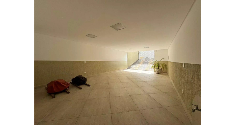 Sobrado à venda no Bairro do Parque São Domingos na Rua Luís Filgueira Souto