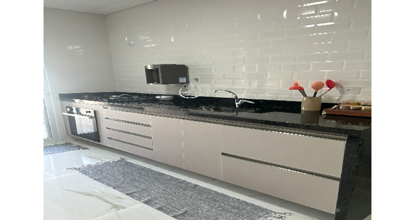  Sobrado à venda no Bairro do Parque São Domingos na Rua Emílio Colella