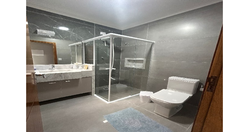  Sobrado à venda no Bairro do Parque São Domingos na Rua Emílio Colella