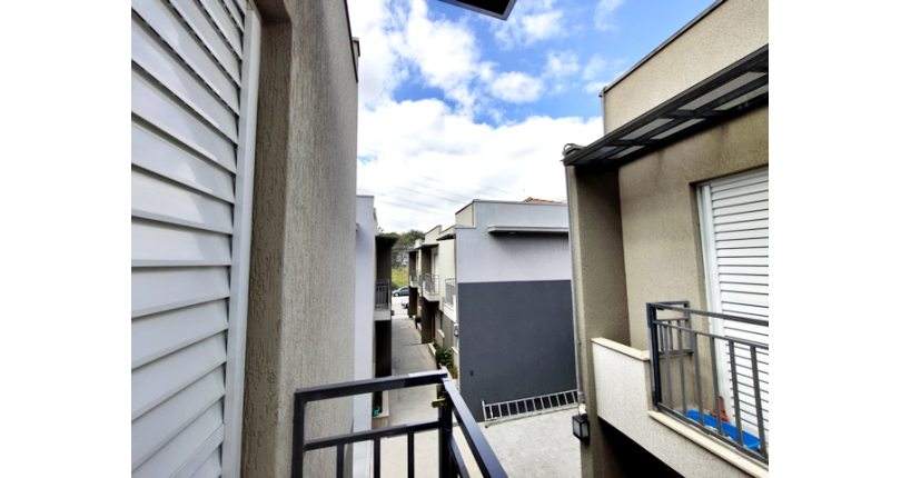 Lindo Sobrado à venda no Bairro da Vila Clarice na Avenida Myrim 100,