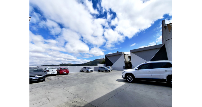 Lindo Sobrado à venda no Bairro da Vila Clarice na Avenida Myrim 100,