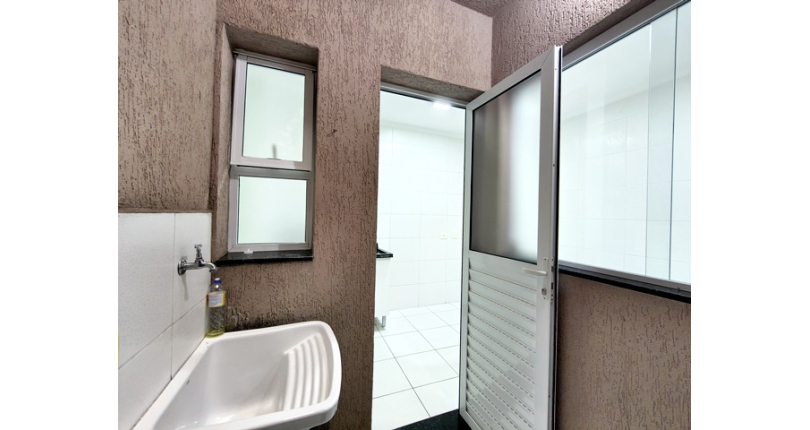 Lindo Sobrado à venda no Bairro da Vila Clarice na Avenida Myrim 100,