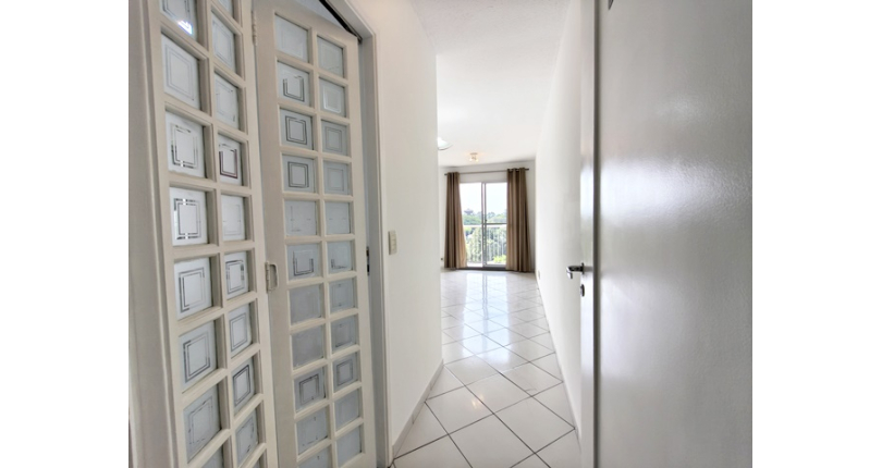 Lindo Apartamento à venda no Bairro do Parque Maria Domitila na Rua Willis Roberto Banks 401