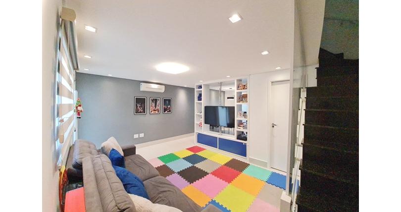 Lindo Sobrado à venda no Bairro da Vila Mangalot na Rua Jose Ataliba Ortiz 834, no Condomínio Boulevard Park,