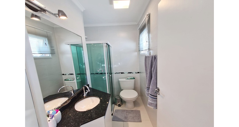 Lindo Sobrado à venda no Bairro da Vila Mangalot na Rua Jose Ataliba Ortiz 834, no Condomínio Boulevard Park,