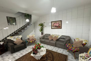 Casa à venda no Bairro do Parque Maria Domitila na Rua Mariana Camargo,