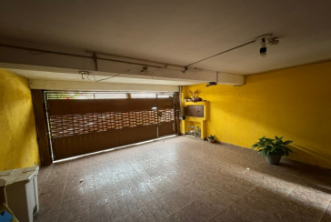 Casa à venda no Bairro do Parque Maria Domitila na Rua Mariana Camargo,