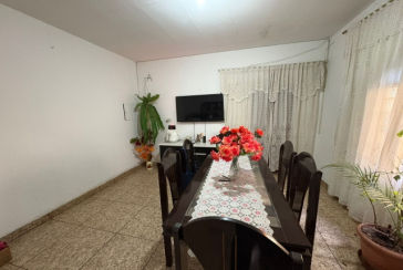 Casa à venda no Bairro do Parque Maria Domitila na Rua Mariana Camargo,