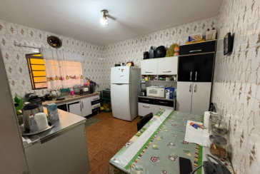 Casa à venda no Bairro do Parque Maria Domitila na Rua Mariana Camargo,