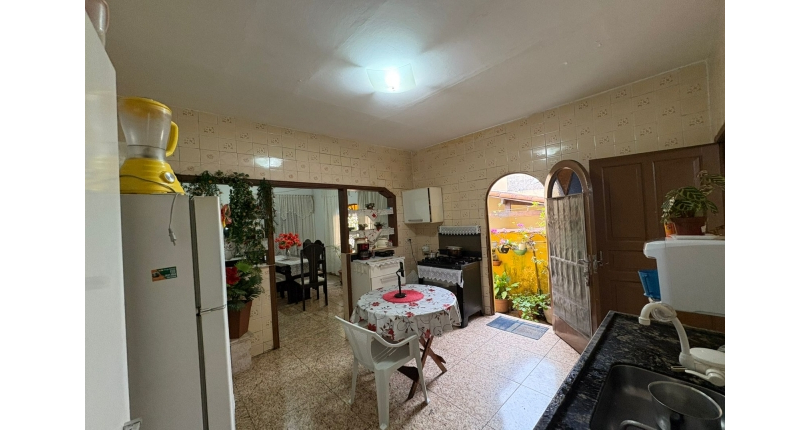 Casa à venda no Bairro do Parque Maria Domitila na Rua Mariana Camargo,