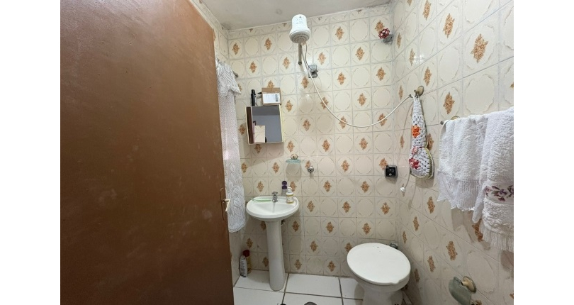 Casa à venda no Bairro do Parque Maria Domitila na Rua Mariana Camargo,