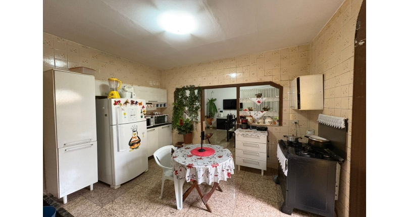 Casa à venda no Bairro do Parque Maria Domitila na Rua Mariana Camargo,