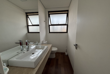 Sobrado semi novo à venda em Itatiba no Bairro da Residencial Fazenda Serrinha na Rua Fortunato Angelon