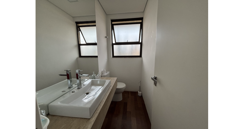 Sobrado semi novo à venda em Itatiba no Bairro da Residencial Fazenda Serrinha na Rua Fortunato Angelon