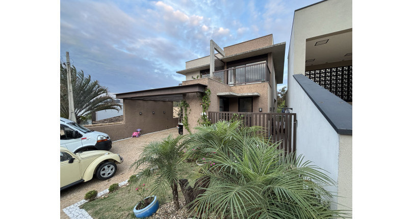 Sobrado semi novo à venda em Itatiba no Bairro da Residencial Fazenda Serrinha na Rua Fortunato Angelon