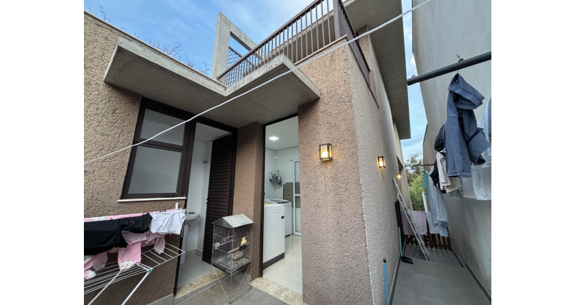 Sobrado semi novo à venda em Itatiba no Bairro da Residencial Fazenda Serrinha na Rua Fortunato Angelon