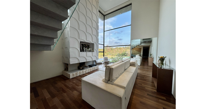 Sobrado semi novo à venda em Itatiba no Bairro da Residencial Fazenda Serrinha na Rua Fortunato Angelon