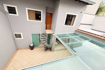 Sobrado à venda no Bairro do Parque São Domingos na Rua Homero Sales