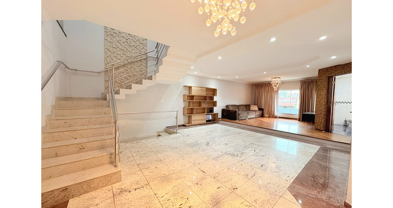 Sobrado à venda no Bairro do Parque São Domingos na Rua Homero Sales