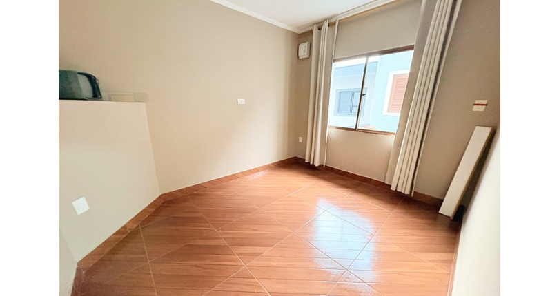 Sobrado à venda no Bairro do Parque São Domingos na Rua Homero Sales