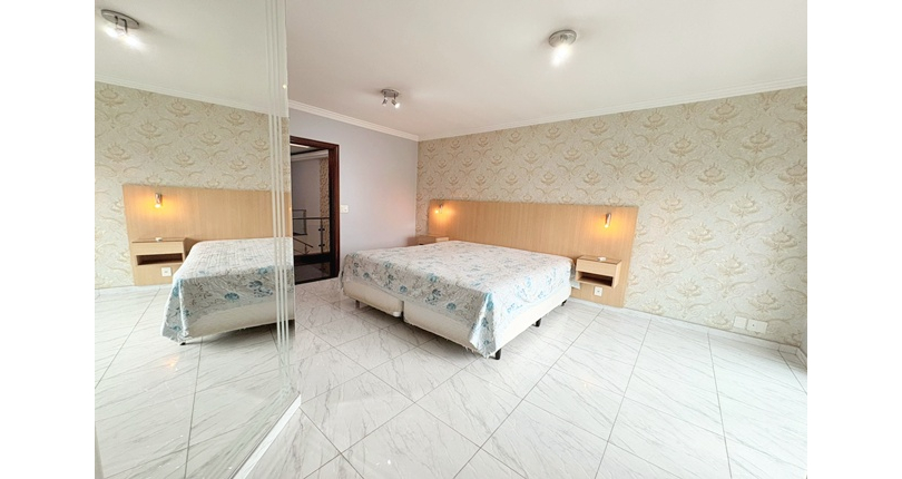 Sobrado à venda no Bairro do Parque São Domingos na Rua Homero Sales