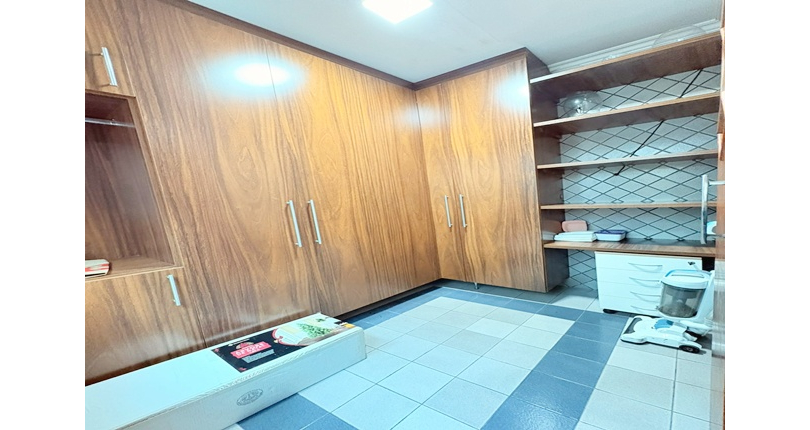 Sobrado à venda no Bairro do Parque São Domingos na Rua Homero Sales