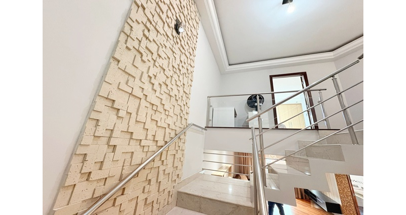 Sobrado à venda no Bairro do Parque São Domingos na Rua Homero Sales