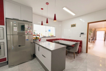  Lindo Sobrado à venda no Bairro do Parque São Domingos na Rua Dirceu de Almeida