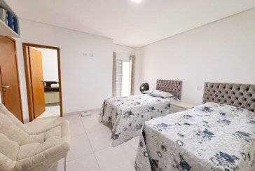  Lindo Sobrado à venda no Bairro do Parque São Domingos na Rua Dirceu de Almeida