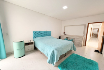  Lindo Sobrado à venda no Bairro do Parque São Domingos na Rua Dirceu de Almeida