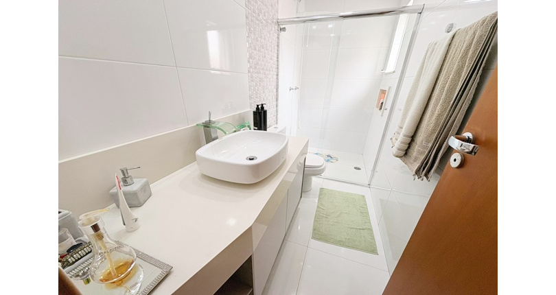  Lindo Sobrado à venda no Bairro do Parque São Domingos na Rua Dirceu de Almeida