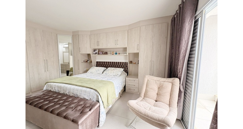  Lindo Sobrado à venda no Bairro do Parque São Domingos na Rua Dirceu de Almeida