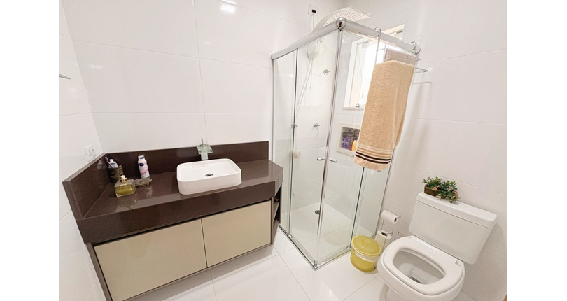  Lindo Sobrado à venda no Bairro do Parque São Domingos na Rua Dirceu de Almeida