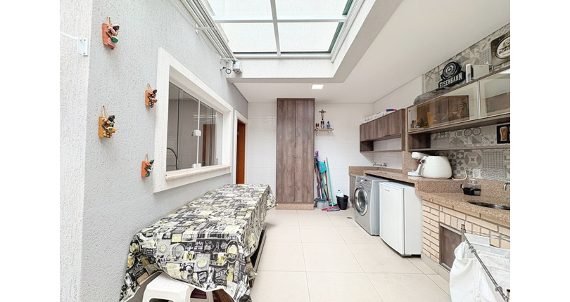  Lindo Sobrado à venda no Bairro do Parque São Domingos na Rua Dirceu de Almeida