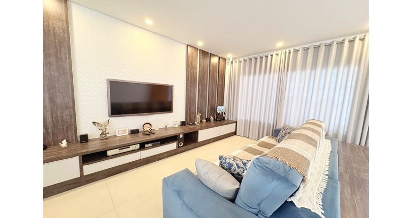  Lindo Sobrado à venda no Bairro do Parque São Domingos na Rua Dirceu de Almeida