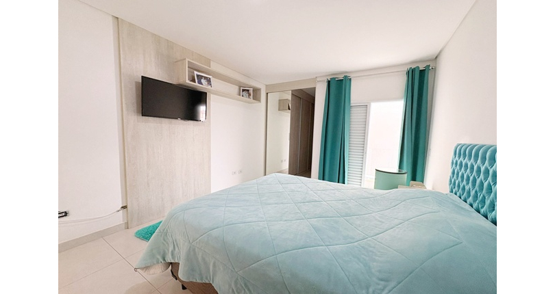  Lindo Sobrado à venda no Bairro do Parque São Domingos na Rua Dirceu de Almeida