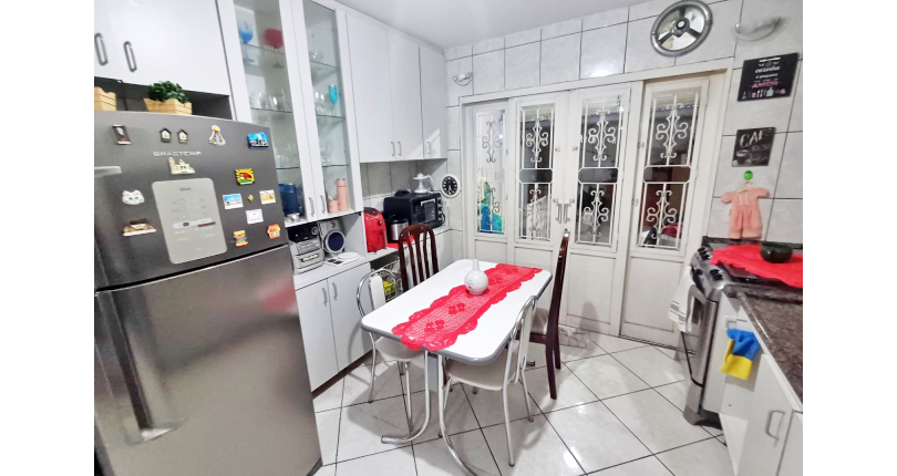 Ótimo Sobrado à venda no Bairro do Conjunto Residencial Vista Verde na Rua Ricardo Abed