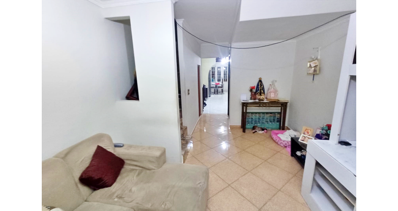 Ótimo Sobrado à venda no Bairro do Conjunto Residencial Vista Verde na Rua Ricardo Abed