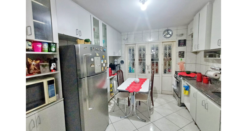 Ótimo Sobrado à venda no Bairro do Conjunto Residencial Vista Verde na Rua Ricardo Abed