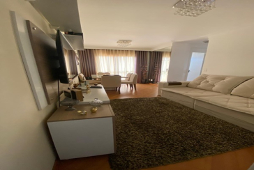 Belíssimo Apartamento à venda no Bairro do Conjunto Residencial Vista Verde na Rua Jose Carlos de Resende 92,