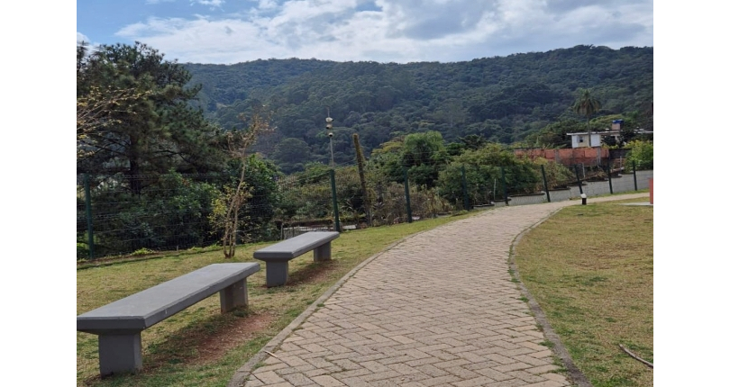 Belo Apartamento à venda no Jaraguá na Avenida Doutor José Maniero 225